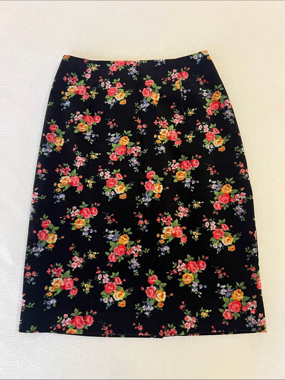 Vintage Ann Taylor Studio Black FloralPencil Skirt with Pink & Yellow Blooms